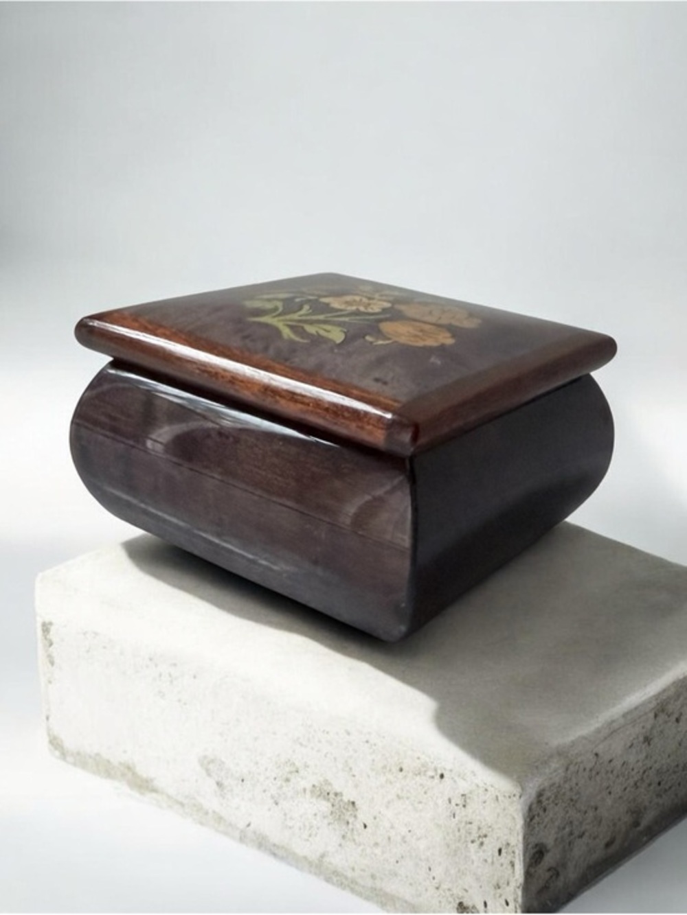 vintage Italian lacquered wood trinket box intricate floral marquetry inlay.